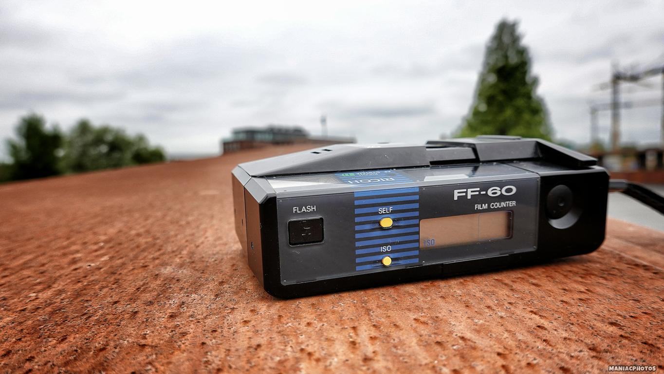 Review  RICOH FF-60